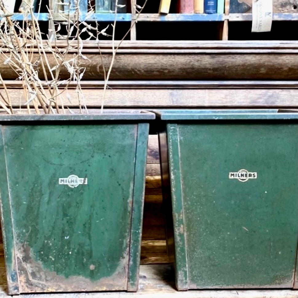 Retro Milner Containers