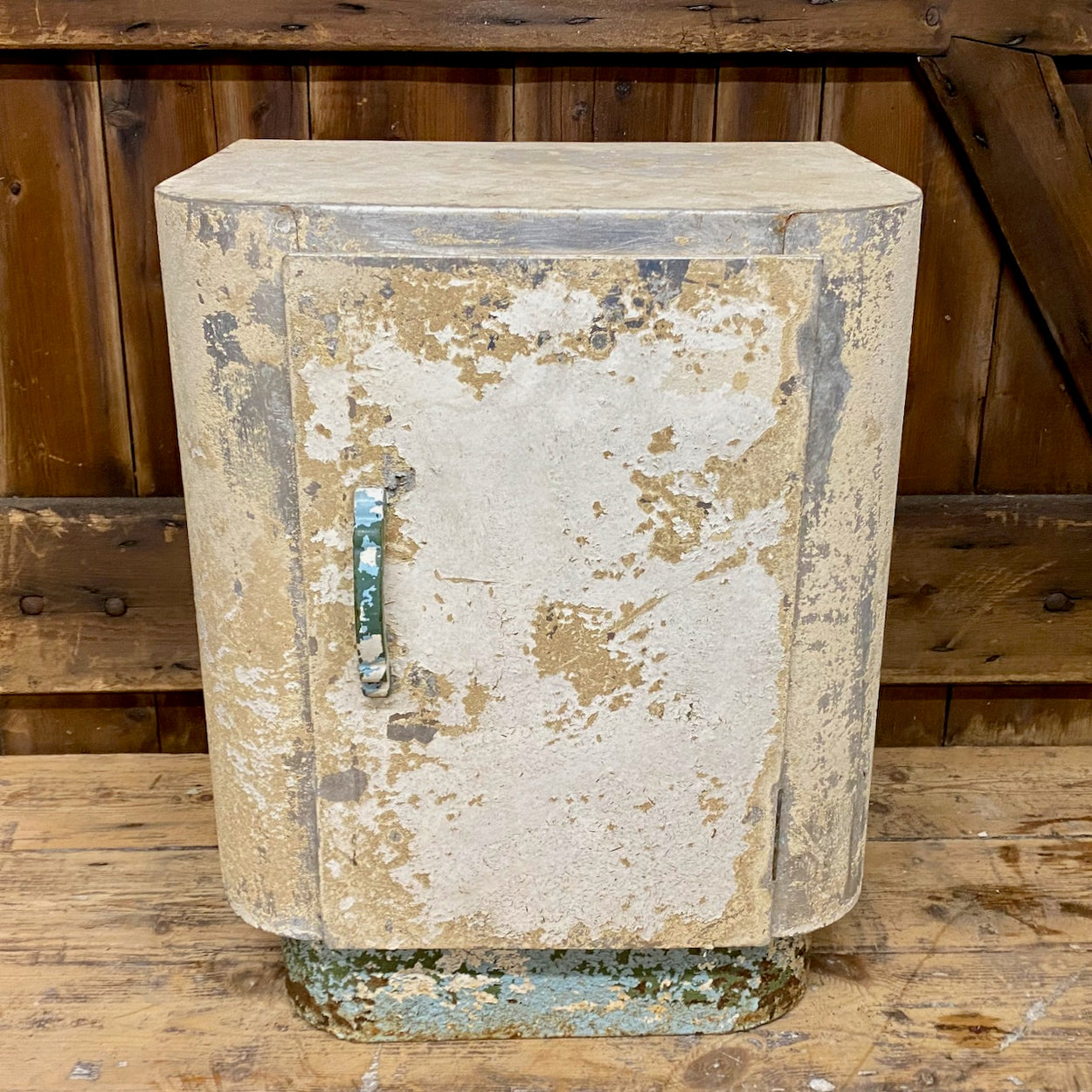 Aluminium Cupboard