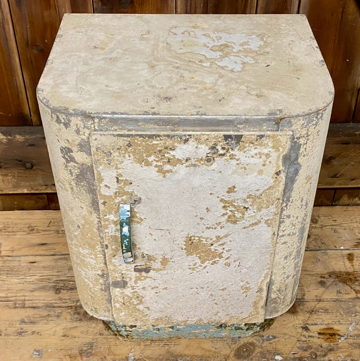 Aluminium Cupboard