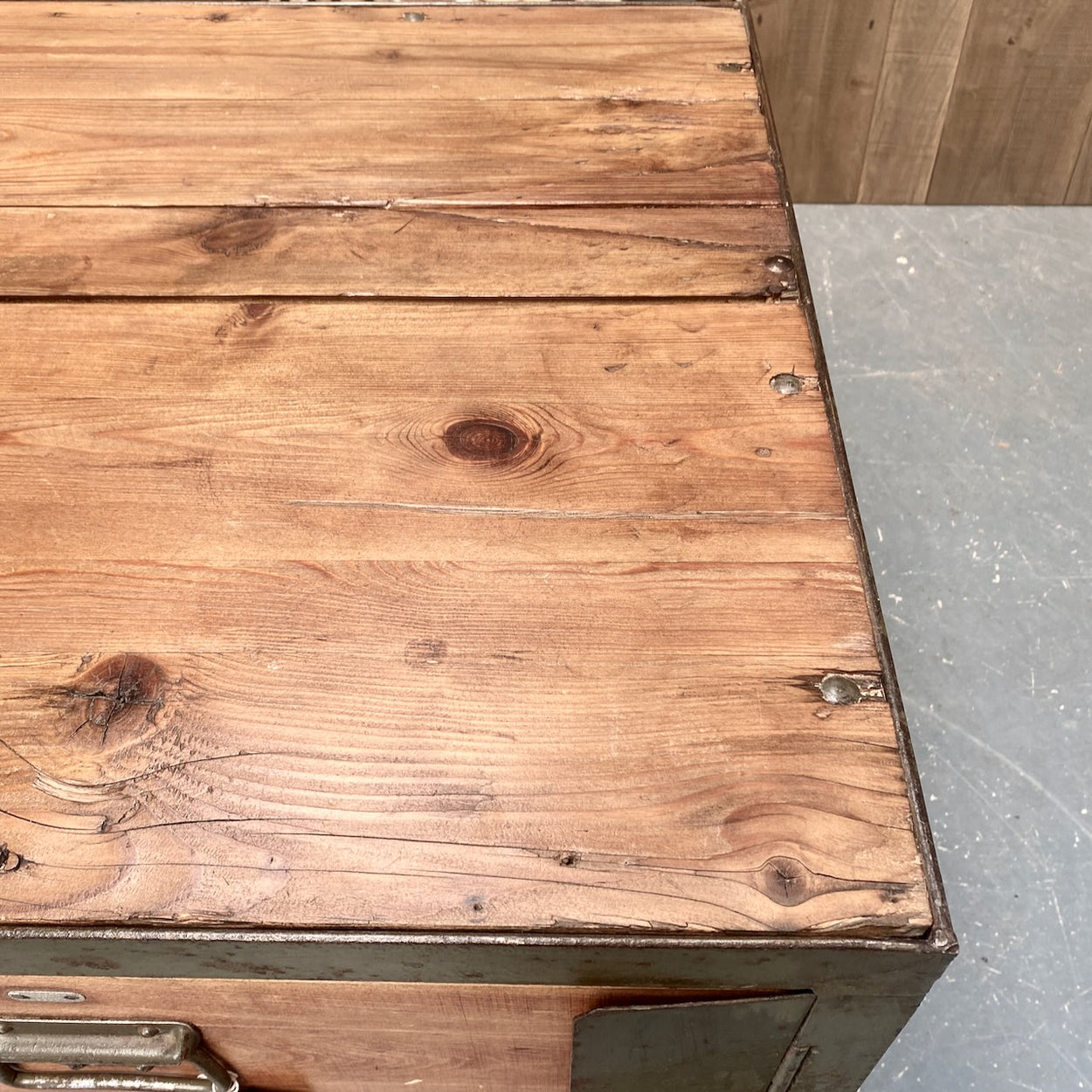 Industrial Army Cabinet