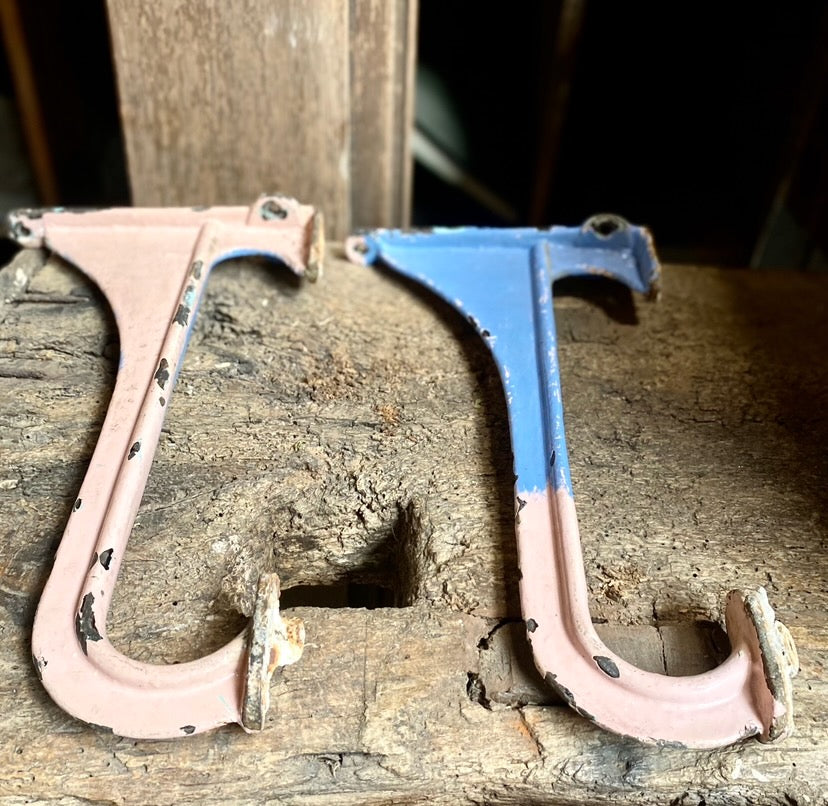 Pretty Brackets In Original Paint