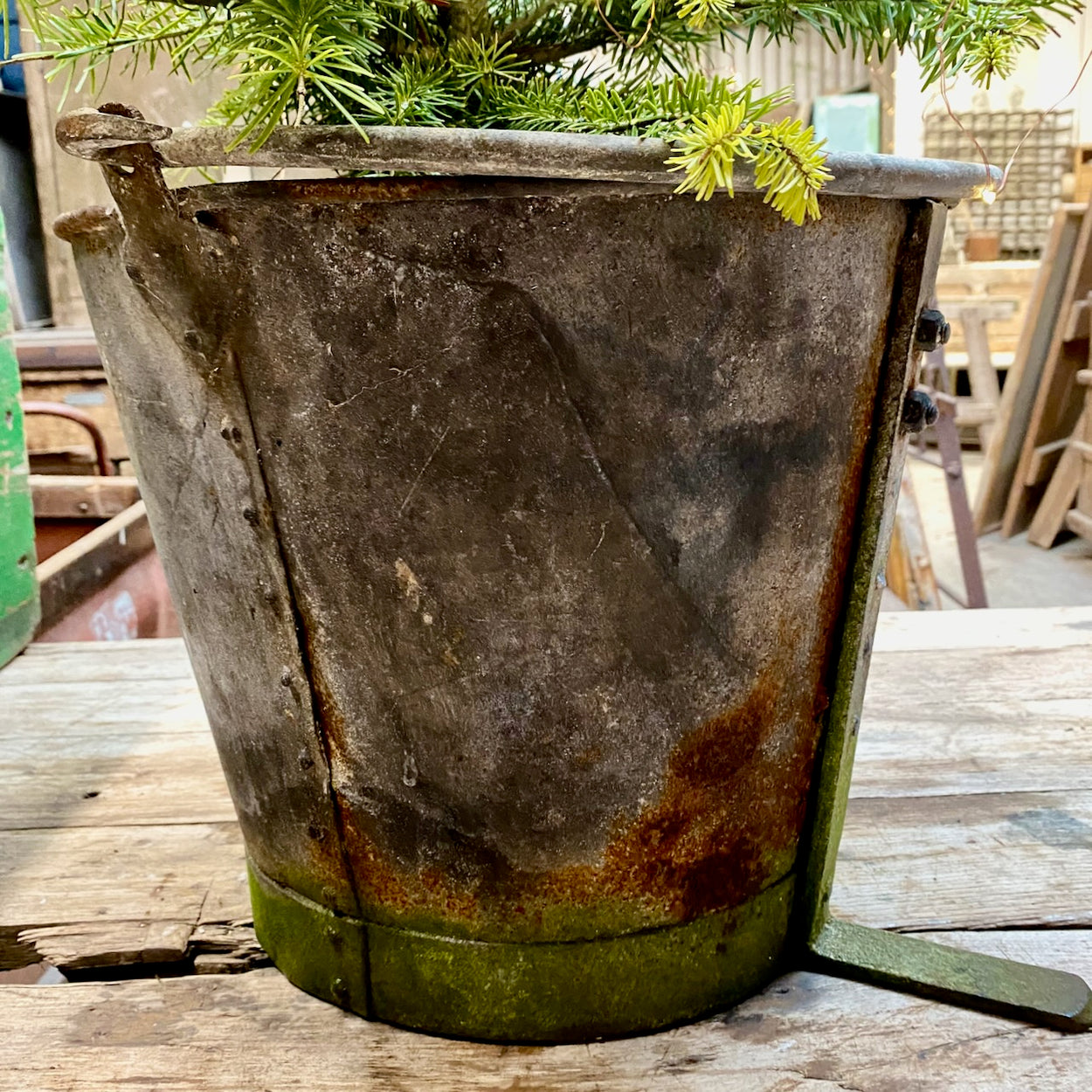 Galvanised Container With Galvanised Stand
