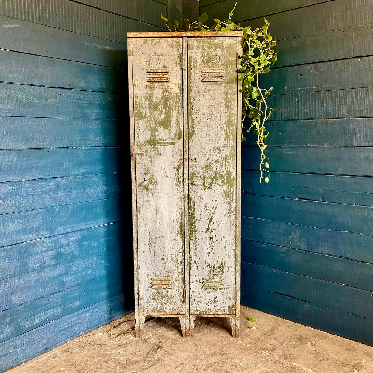 Industrial Locker Cabinet