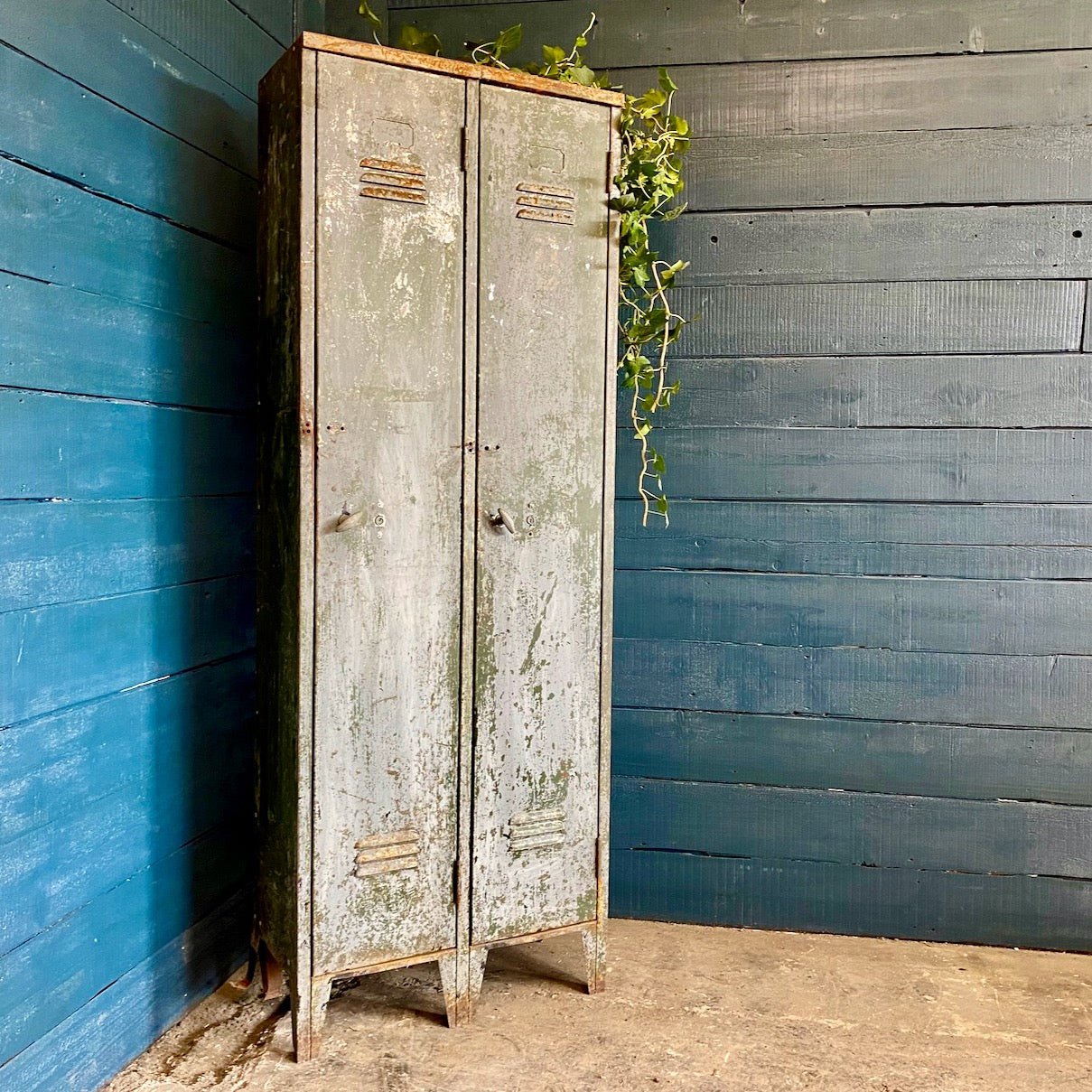 Industrial Locker Cabinet