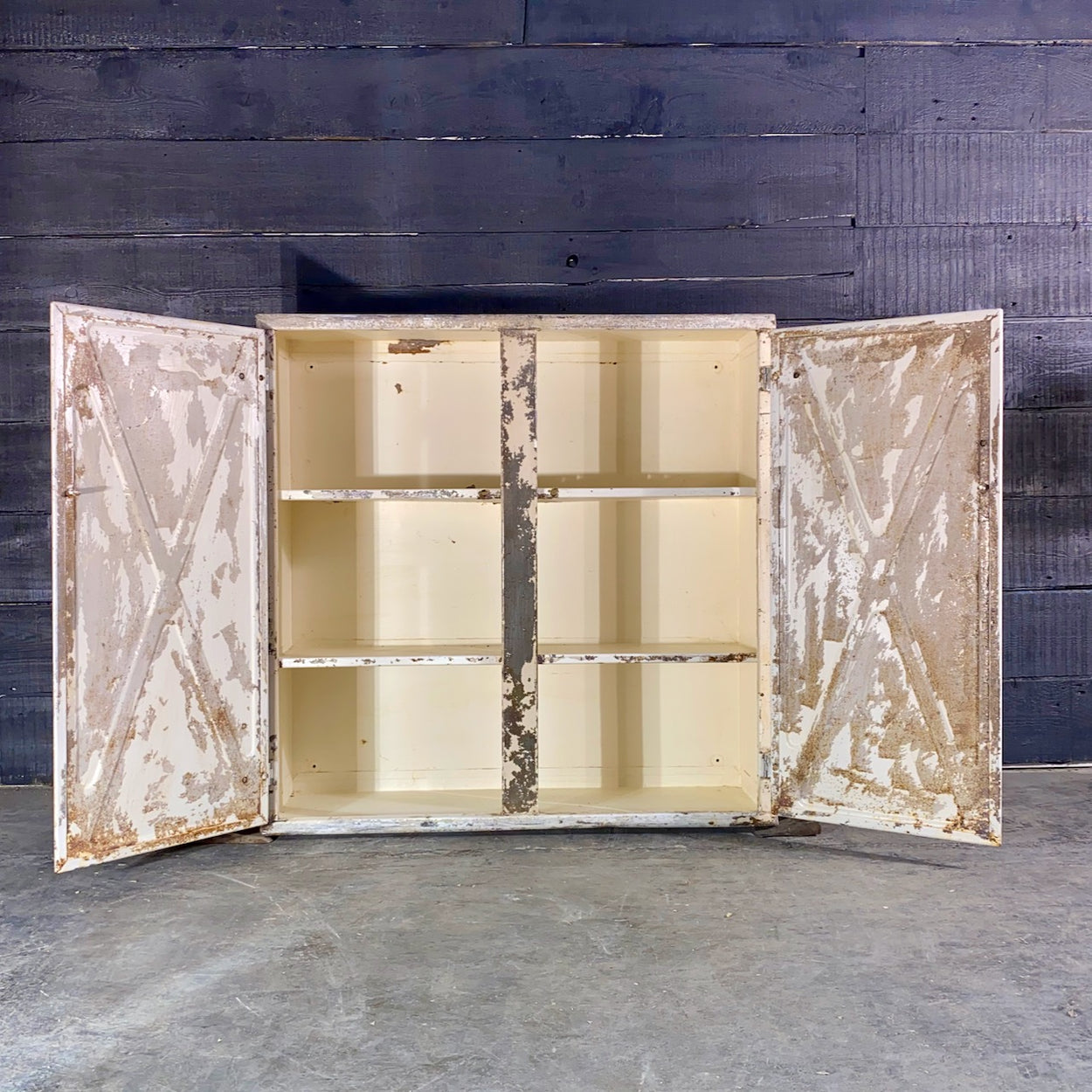 Industrial White Painted Steel Factory Cabinet