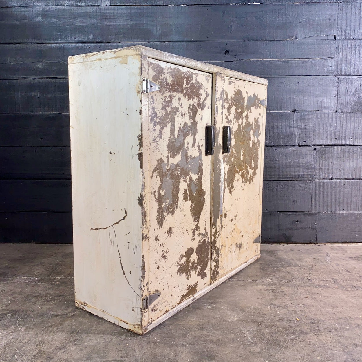 Industrial White Painted Steel Factory Cabinet