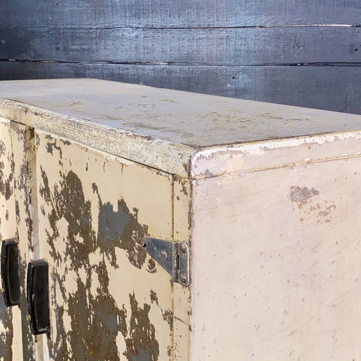 Industrial White Painted Steel Factory Cabinet