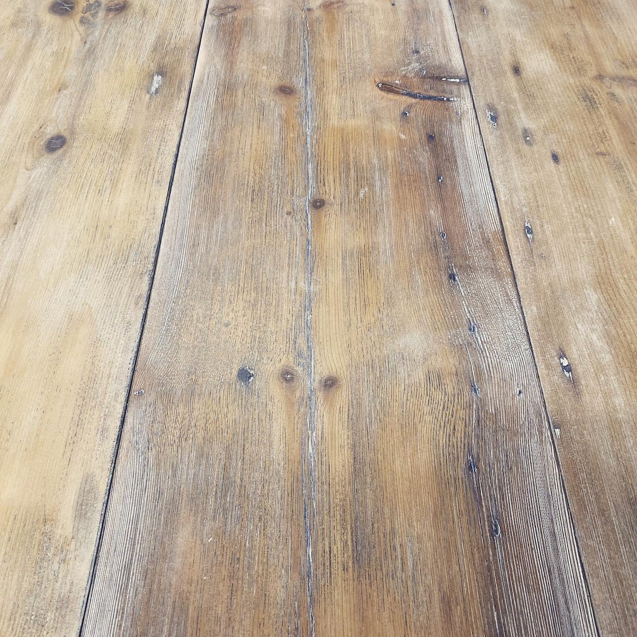 Scrubbed Georgian Pine Boards